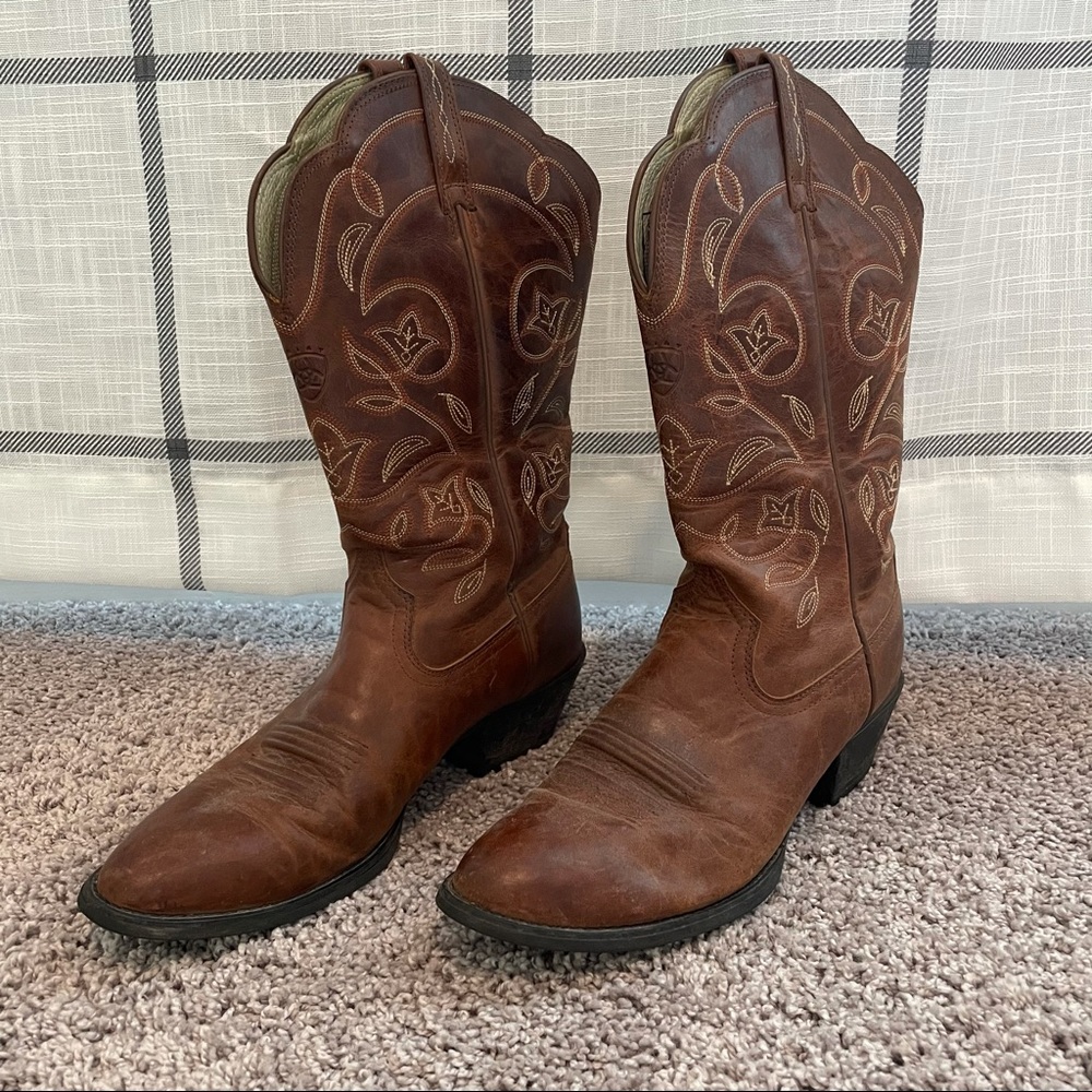 Women’s Ariat 8.5 B Russet Heritage Cowboy Boots
